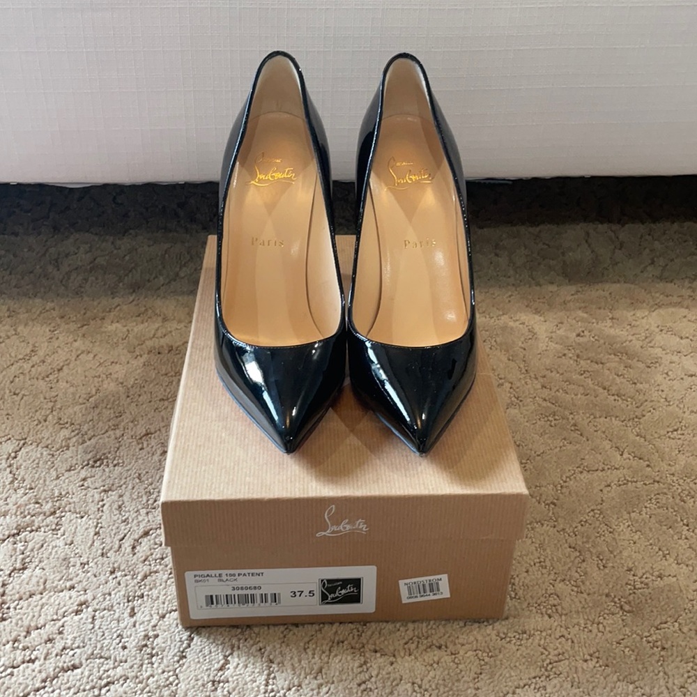 Christian Louboutin Pigalle 100 Patent shoe